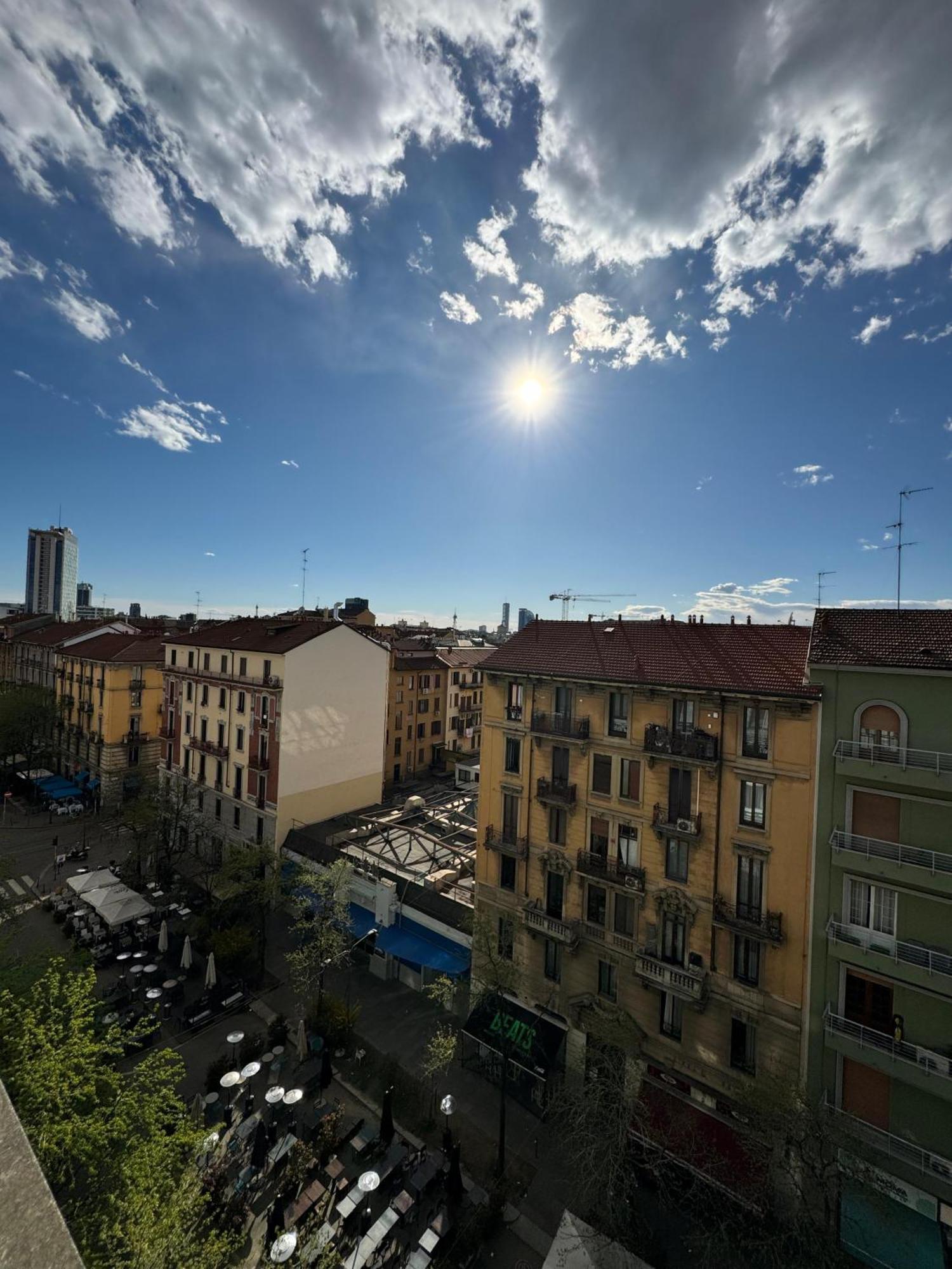 Trilocale Con Due Balconi A Isola Porta Nuova, Milan